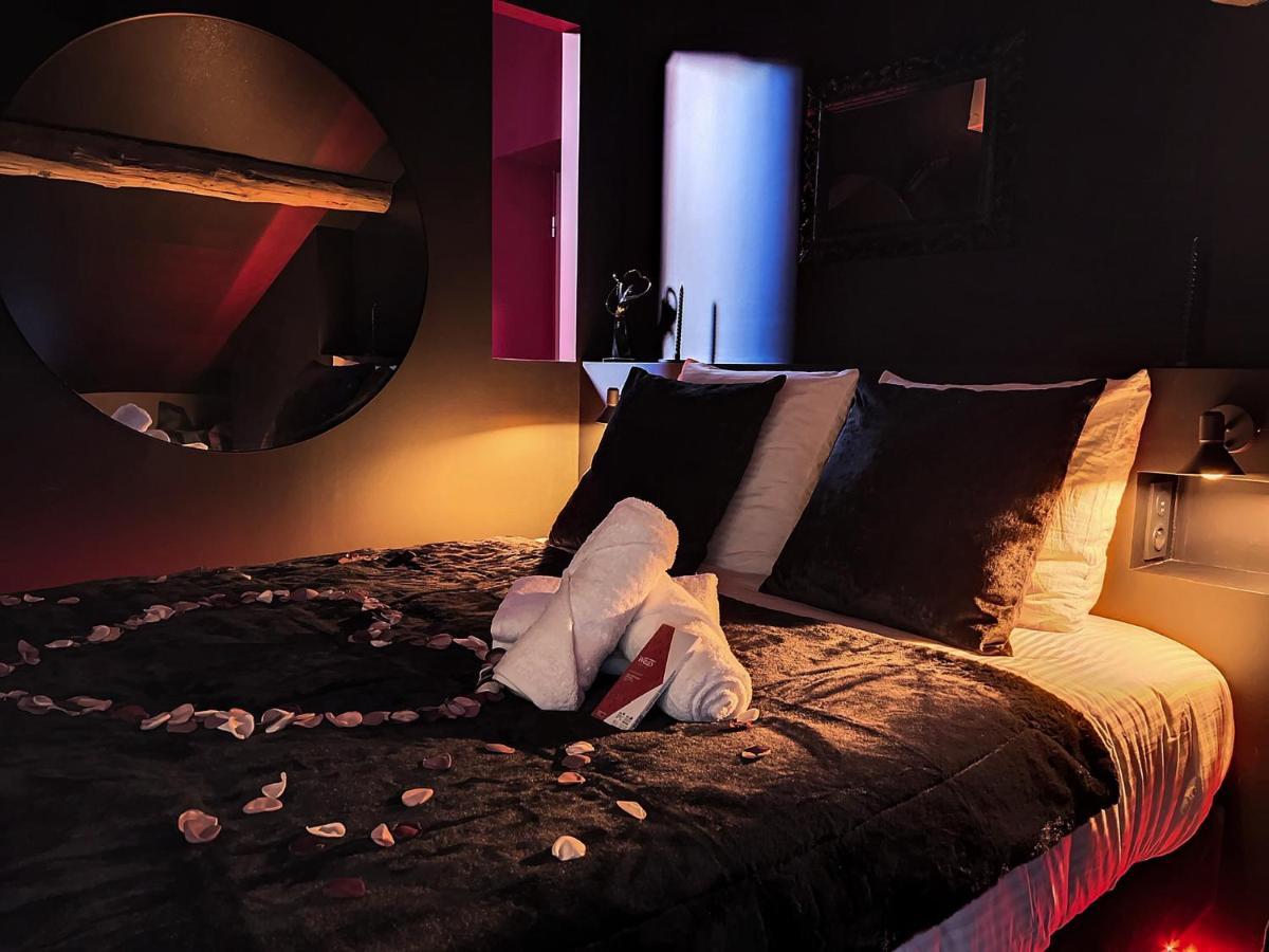 Suite Rouge Baiser Avec Jacuzzi Privatif - Loveroom Insolite Saint-Etienne  Extérieur photo
