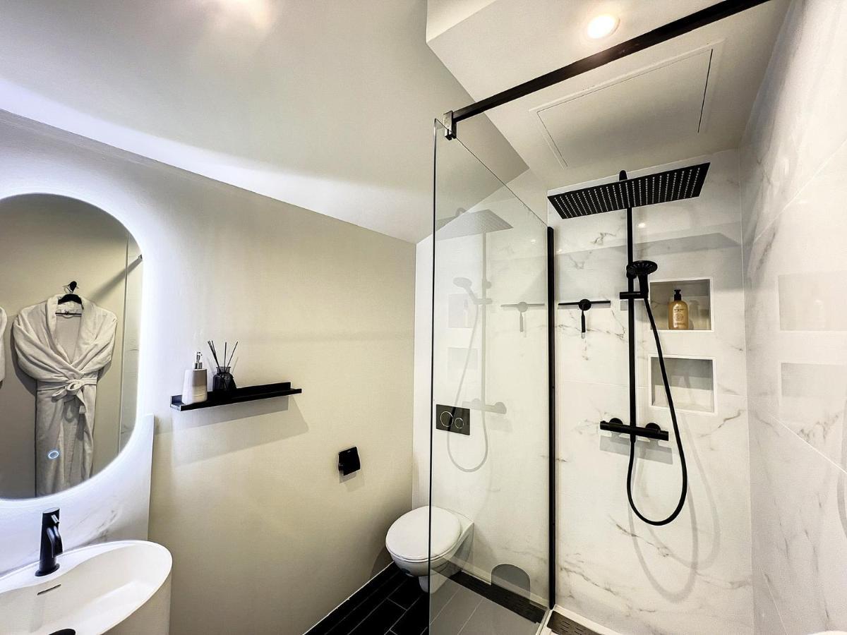 Suite Rouge Baiser Avec Jacuzzi Privatif - Loveroom Insolite Saint-Etienne  Extérieur photo